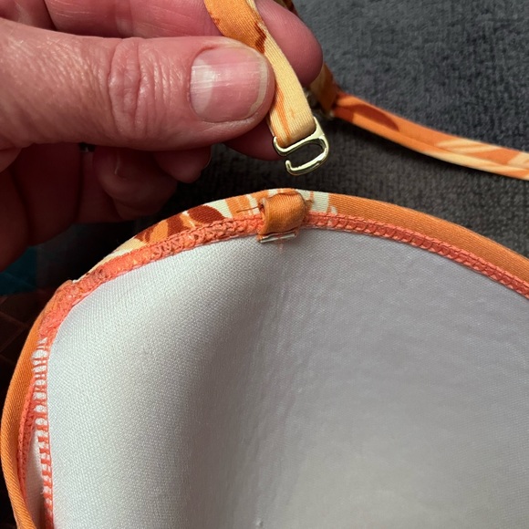 Anne Cole
Size 16
Style 20MO031
RN 103658 - Picture 4 of 7